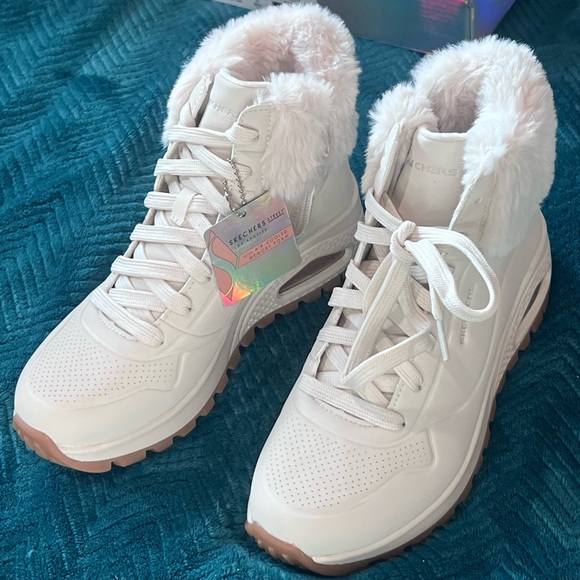 Skechers Fur-Lined Winter Boots Air Cooled Memory Foam - Picture 2 of 8